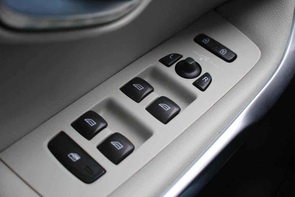 Volvo V40 1.5 t2 signature edition - leder - automaat - panoramadak - camer