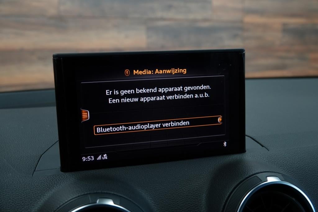 Audi Q2 1.0 tfsi sport | pdc | 19" | leder | stoelverw. |