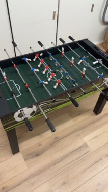 MOOIE VOETBALTAFEL TE KOOP ZGAN