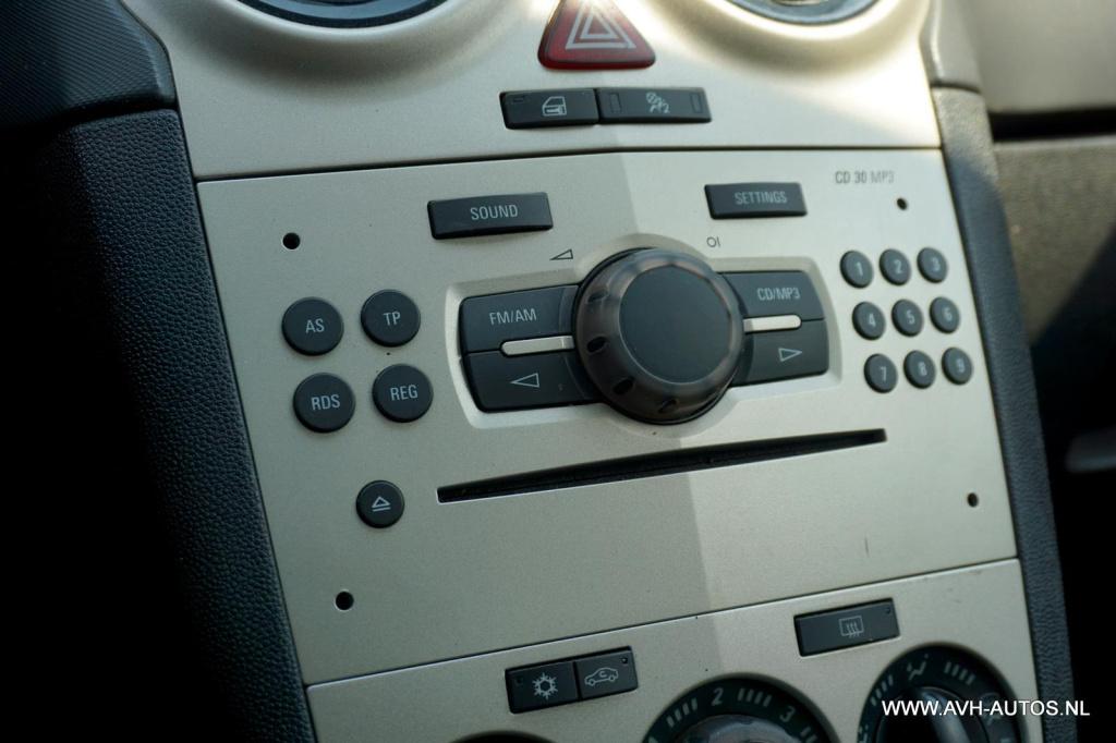 Opel Corsa 1.2-16v essentia