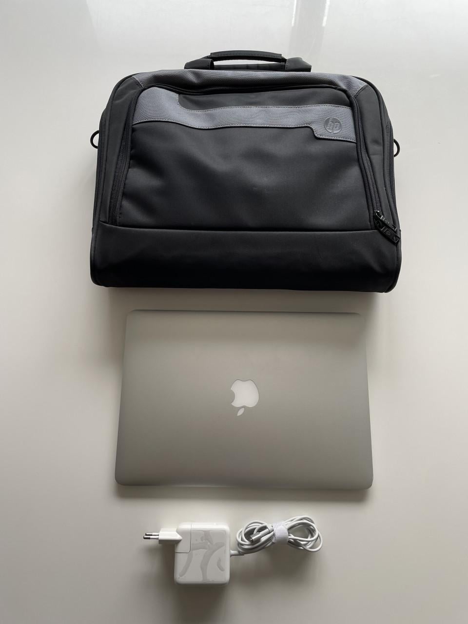 Prachtige Macbook met tas