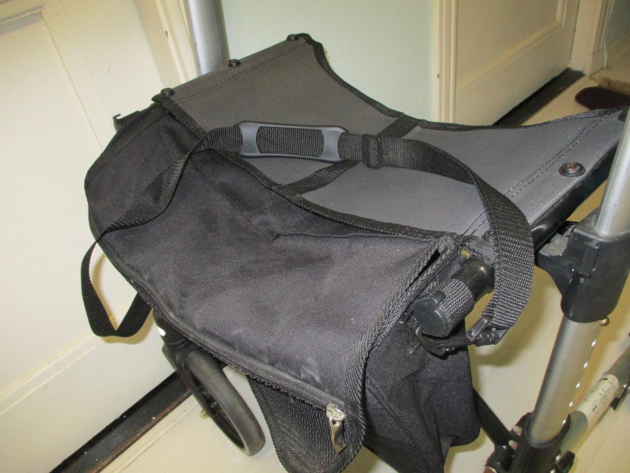 Zeer complete rollator te koop