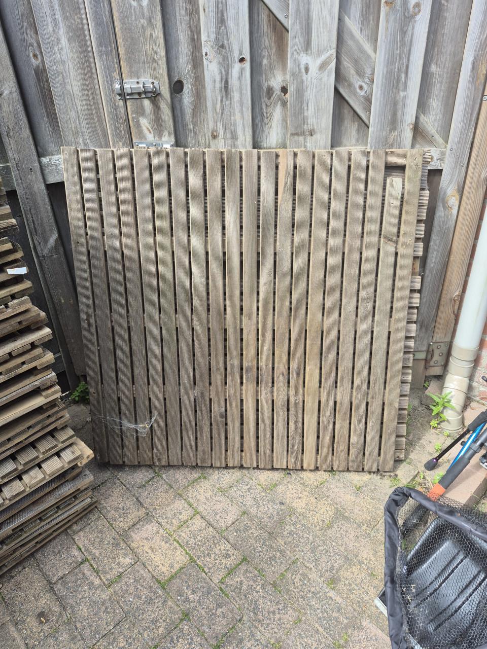 Houten vlonderstegels