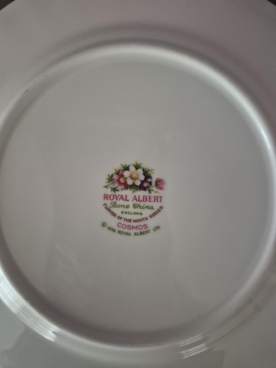 Royal Albert bordje