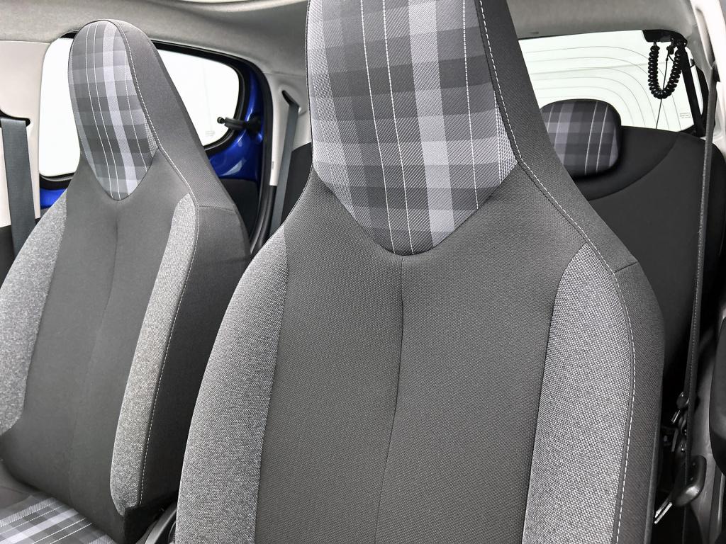 Peugeot 108 1.0 e-vti active top! | stoelverwarming | achteruitrijcamera | 