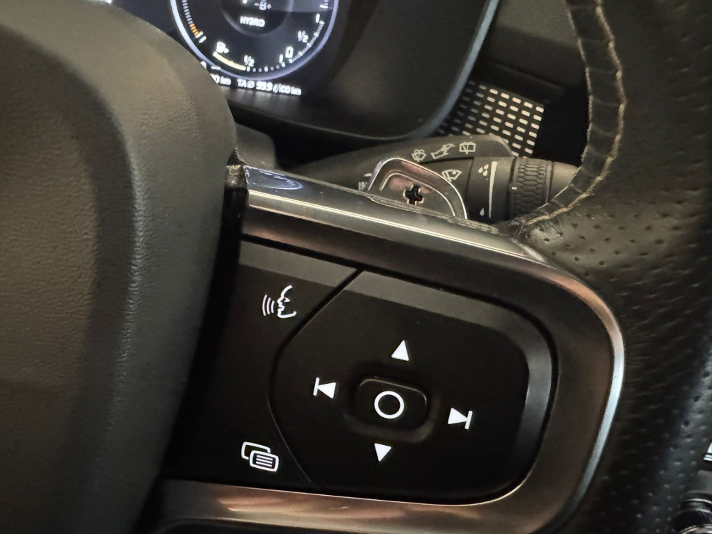 Volvo XC40 1.5 t5 twin engine r-design