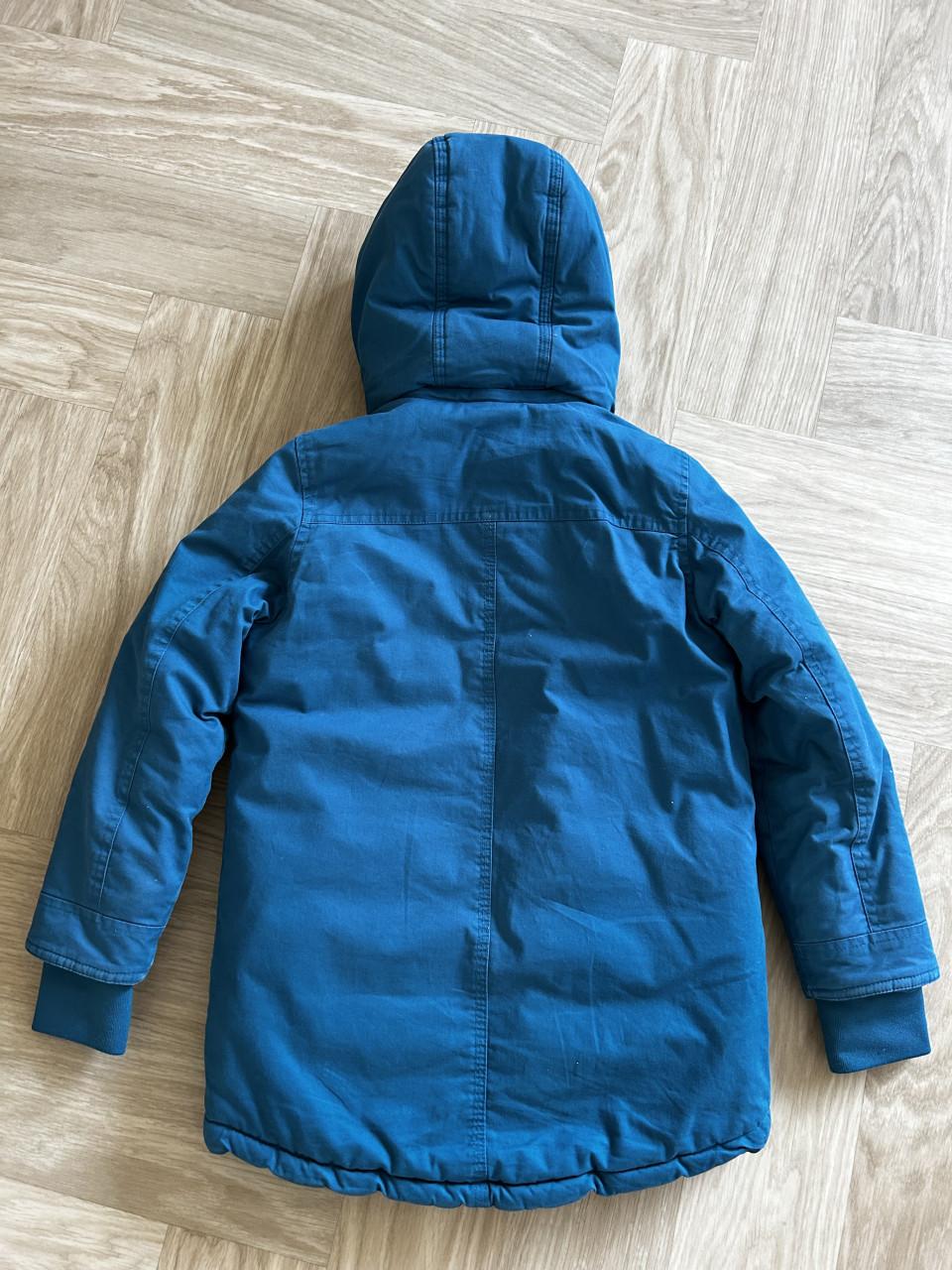 Z8 winterjas en colsjaal + muts jongen maat 116/122