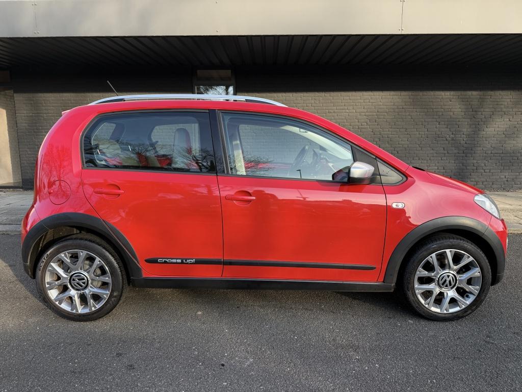 Volkswagen UP! 1.0 cross up! bluem.