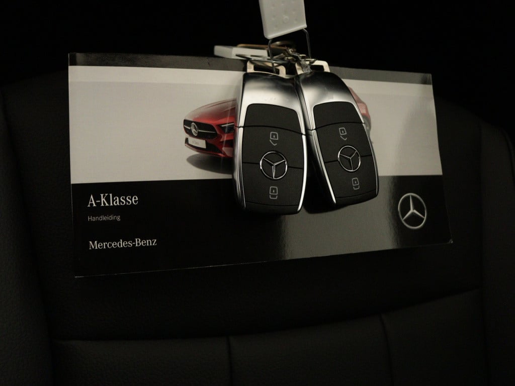 Mercedes-Benz A-Klasse 250 e business line | verwarmde stoelen vooraan | ex
