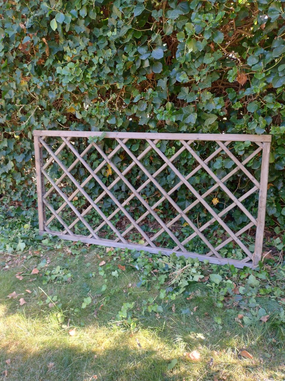 2 tuinschermen, schutting met open structuur