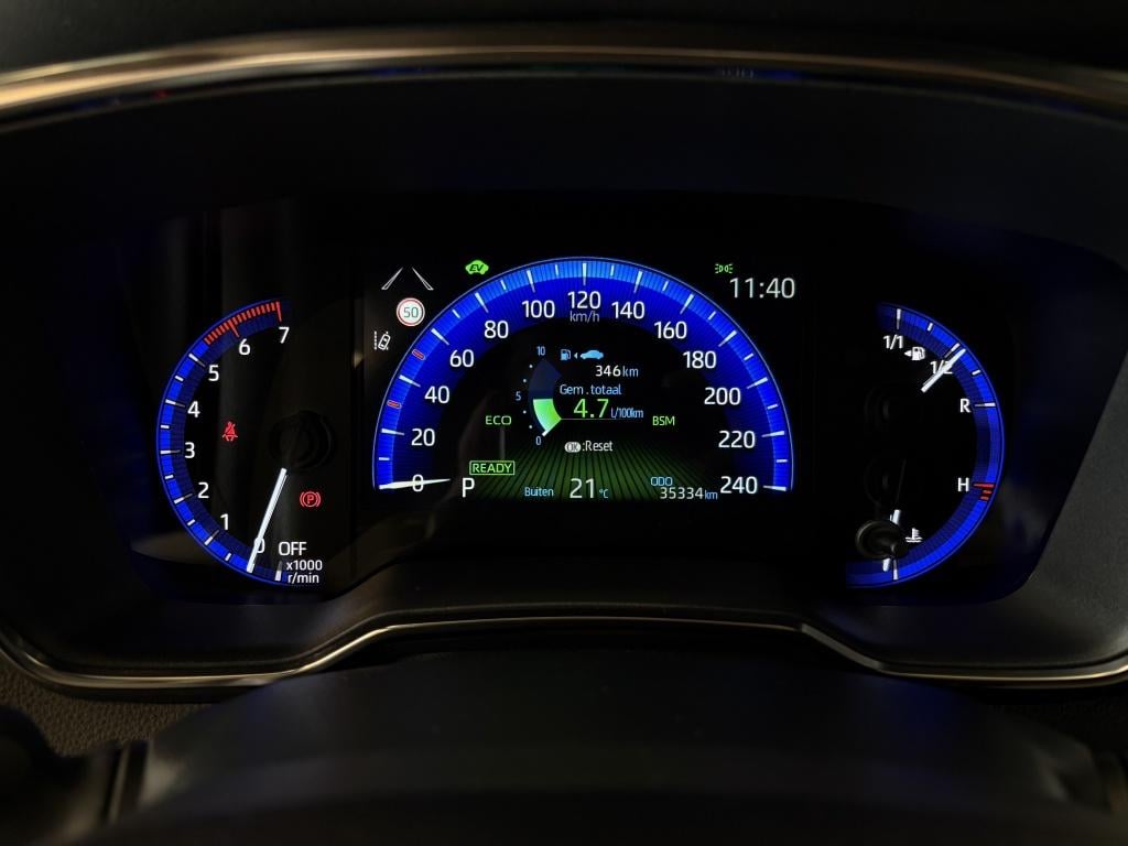 Toyota Corolla 1.8 hybrid executive