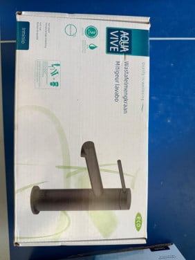 Wasbakje met zwarte kraan NIEUW