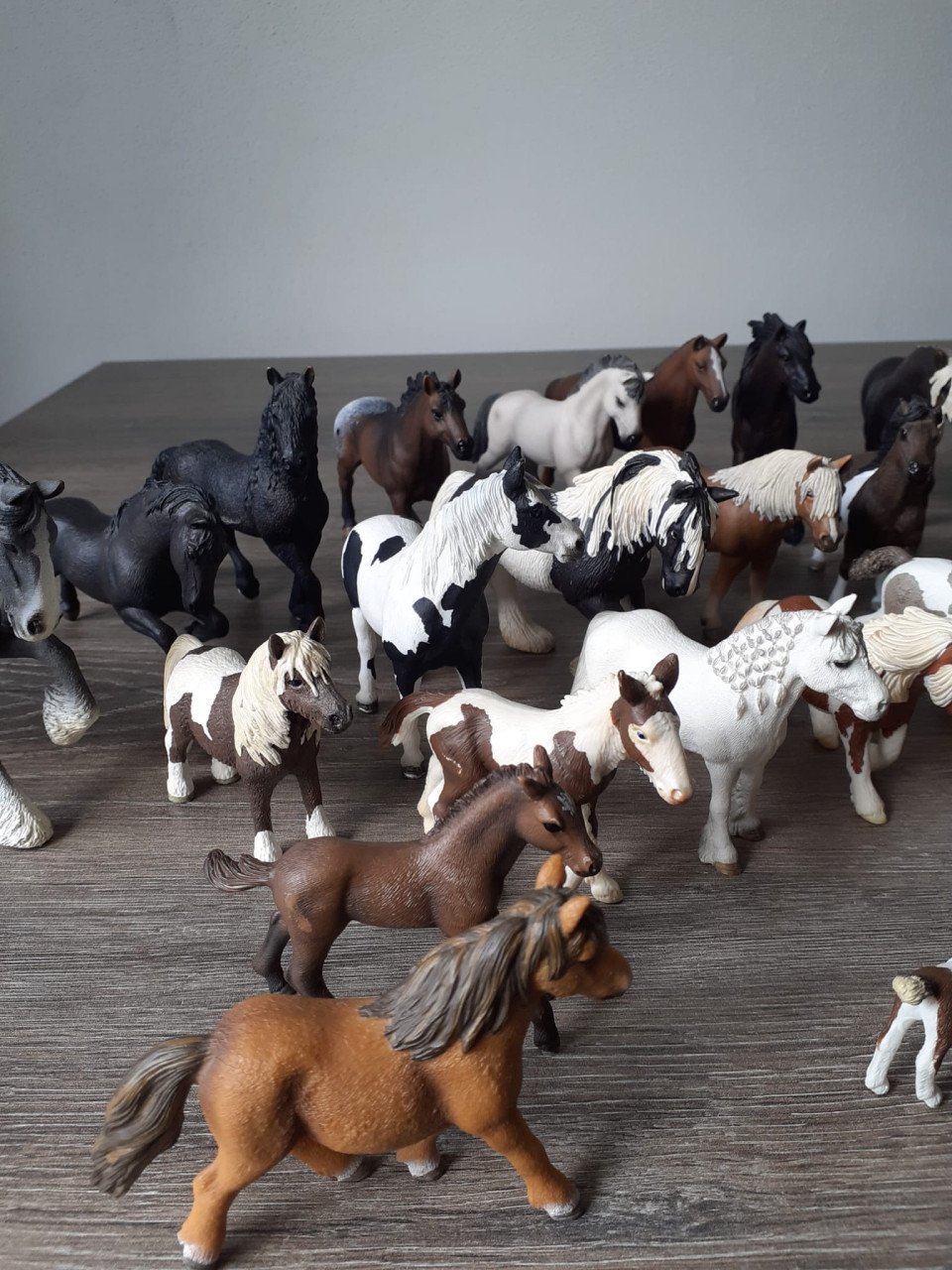 32 Schleich paarden