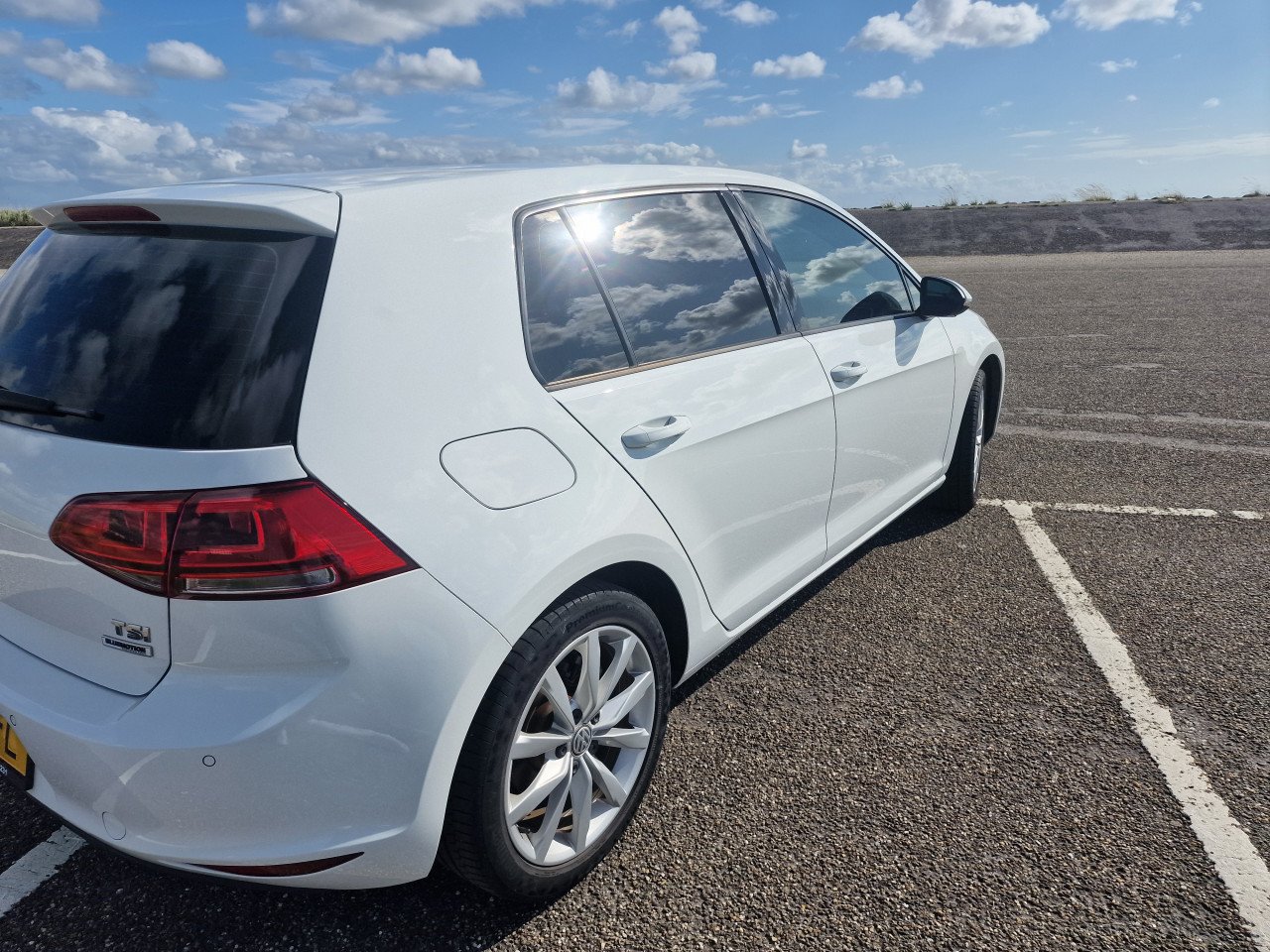 Te koop: Witte golf