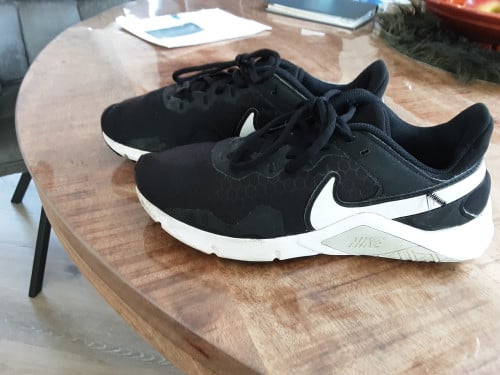 I.p.s. zwarte nikes 40