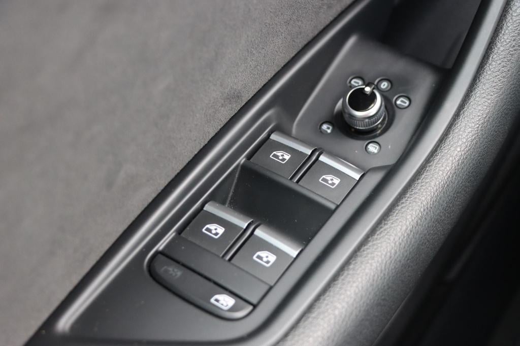 Audi A4 avant 40 tfsi s edition 190pk s tronic