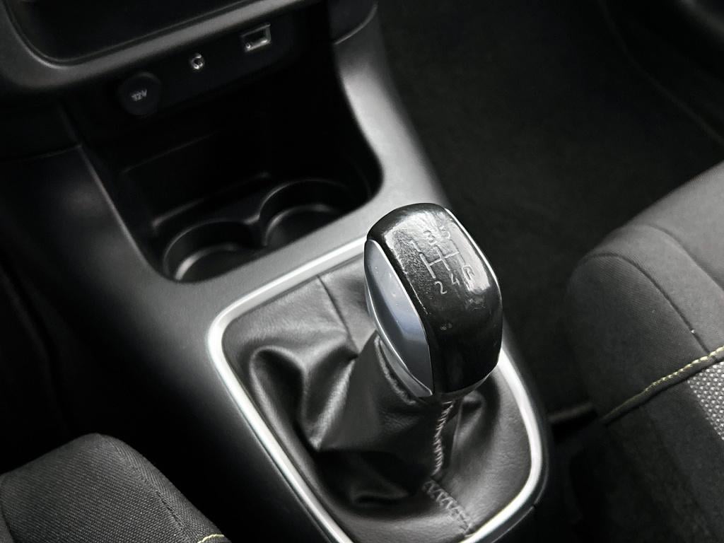 Citroen C3 82 pk shine | rijklaar | trekhaak | camera | 17" lmv |