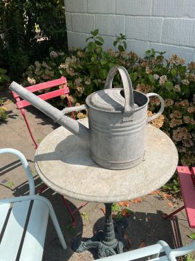 Oude zinken gieters ( waterdicht )