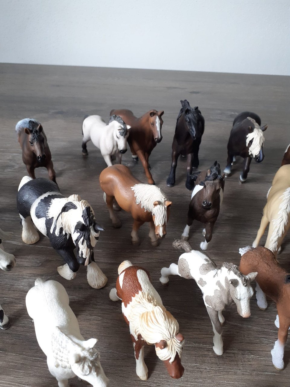 32 Schleich paarden