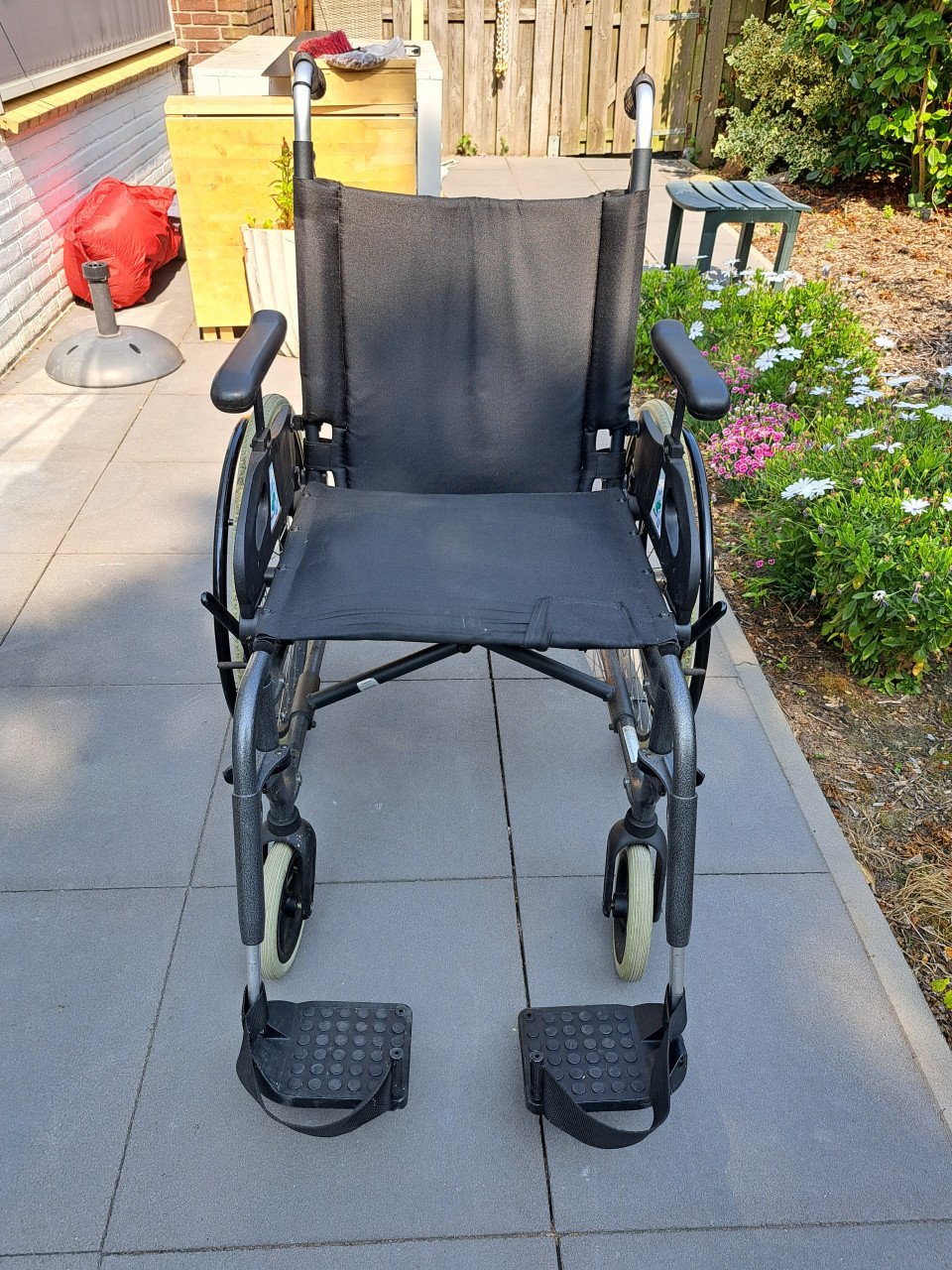 Rolstoel te koop.