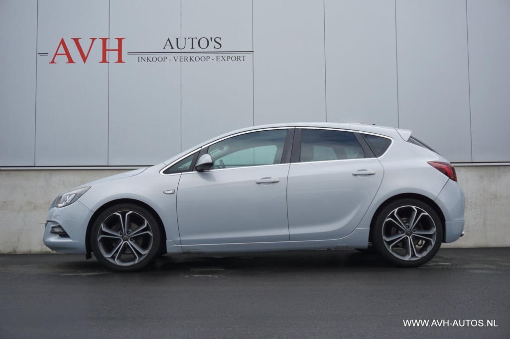 Opel Astra 1.6 turbo sport