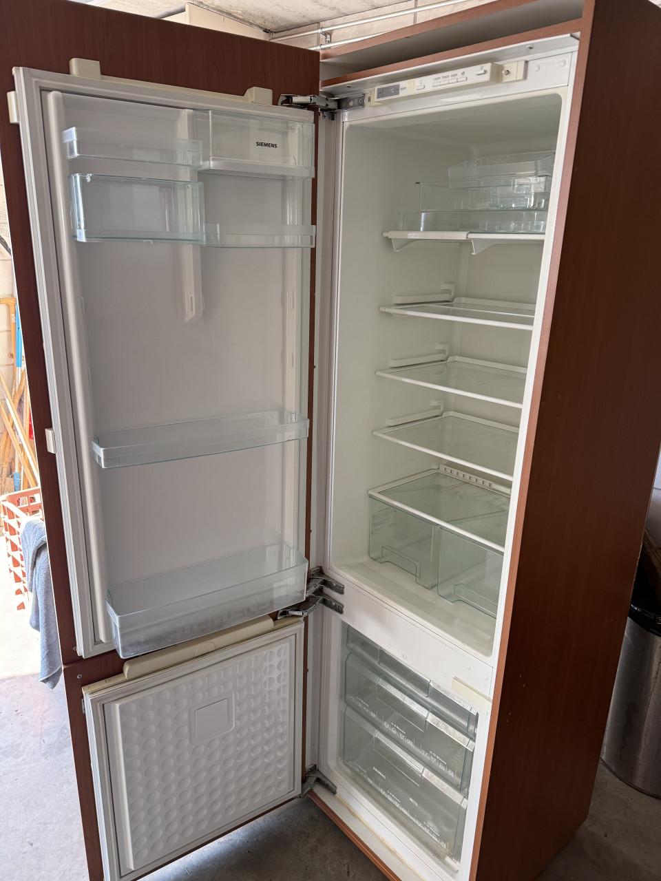Koelkast Siemens, vaatwasser Smeg