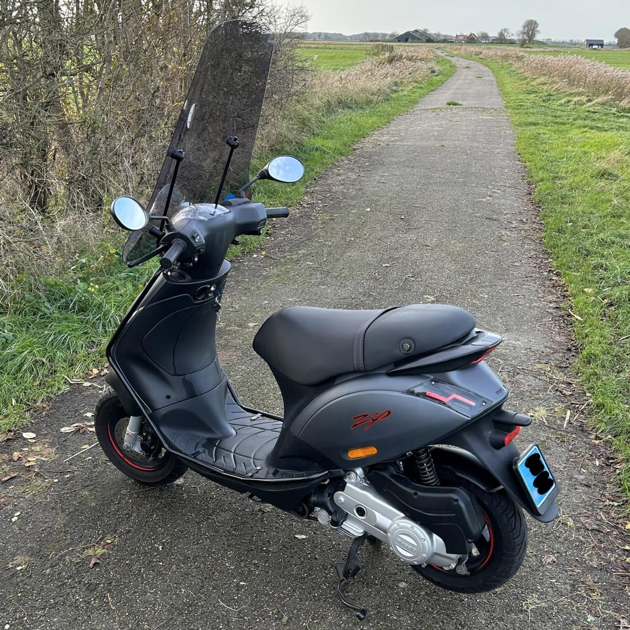 Piaggio Zip S Titanio Scooter 2022 - 4500km