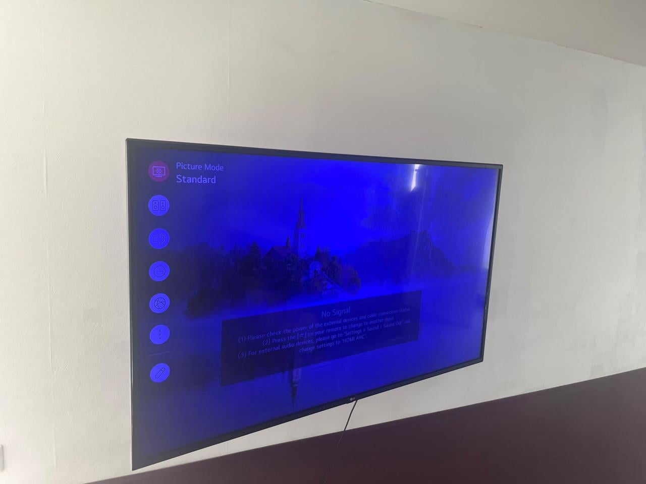 LG 202060 inch60 HzLEDBacklight: Direct-ledSmart TV