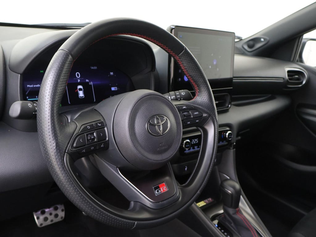 Toyota Yaris 1.5 hybrid 130 gr sport