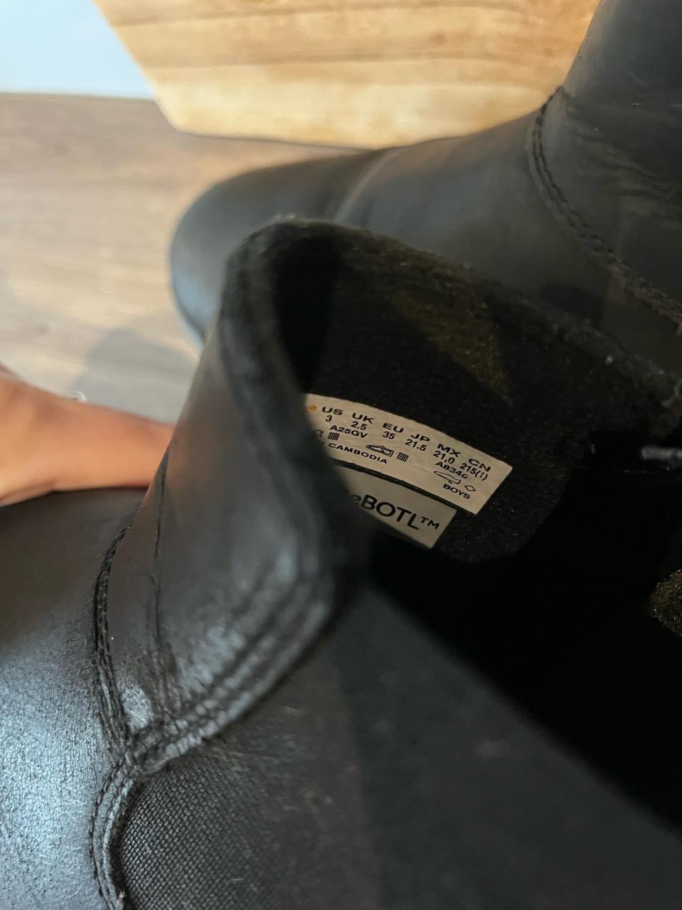 Timberland leren laarsjes maat 35!