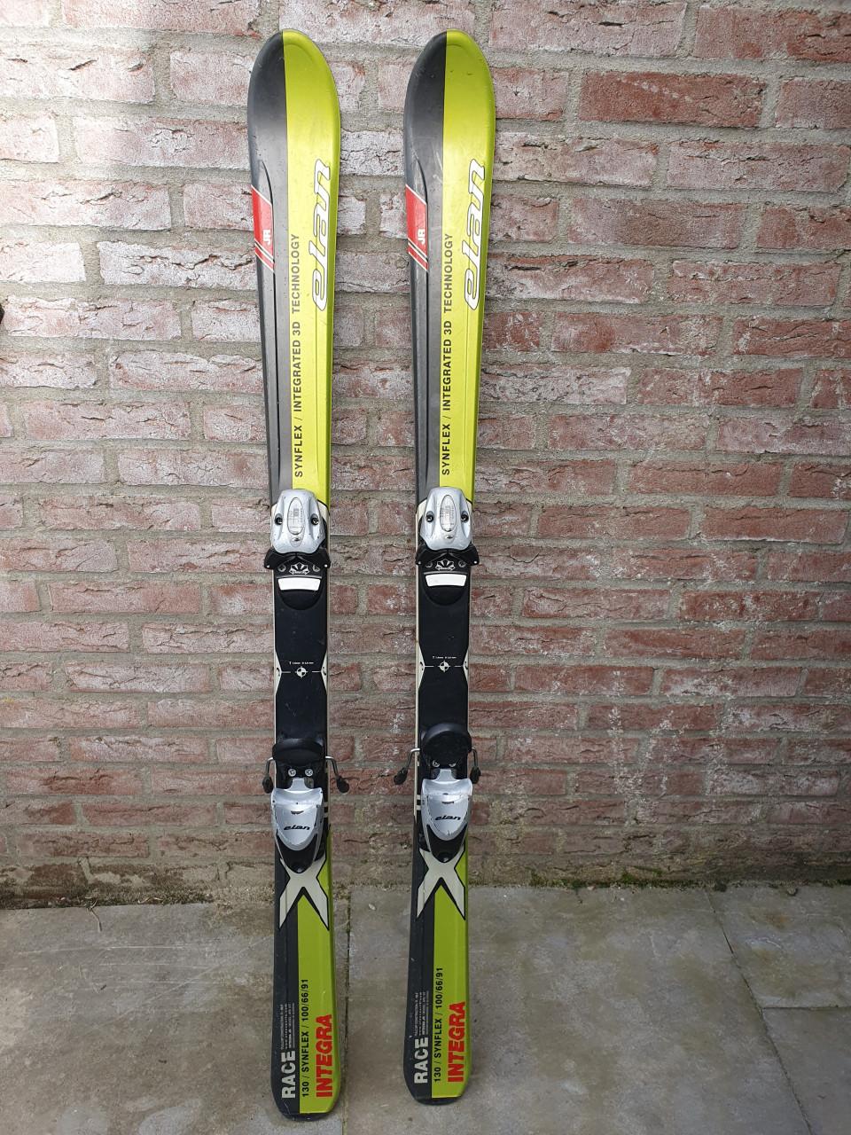 Skies + stokken + schoenen