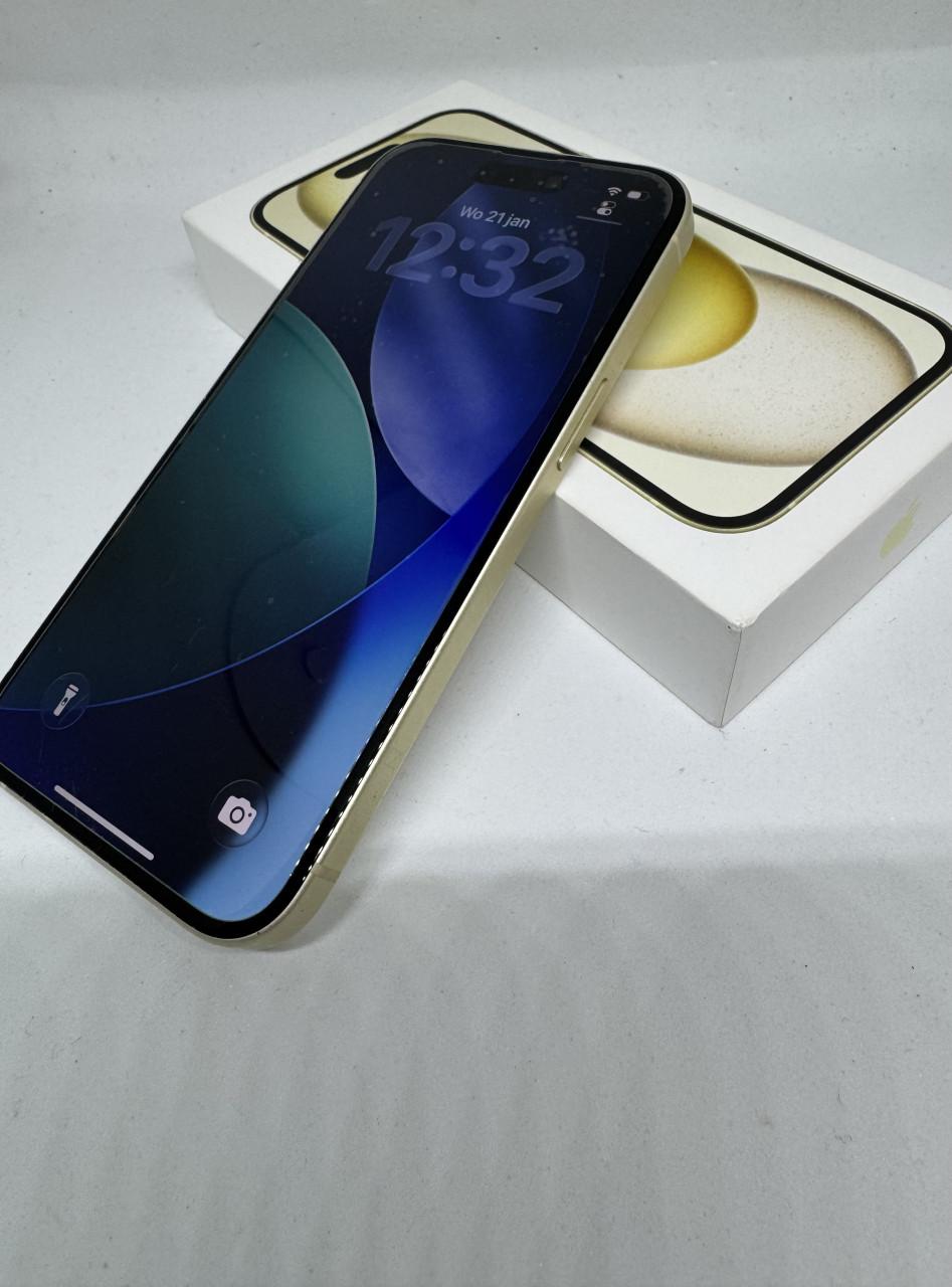IPhone 15 geel 85% batterij