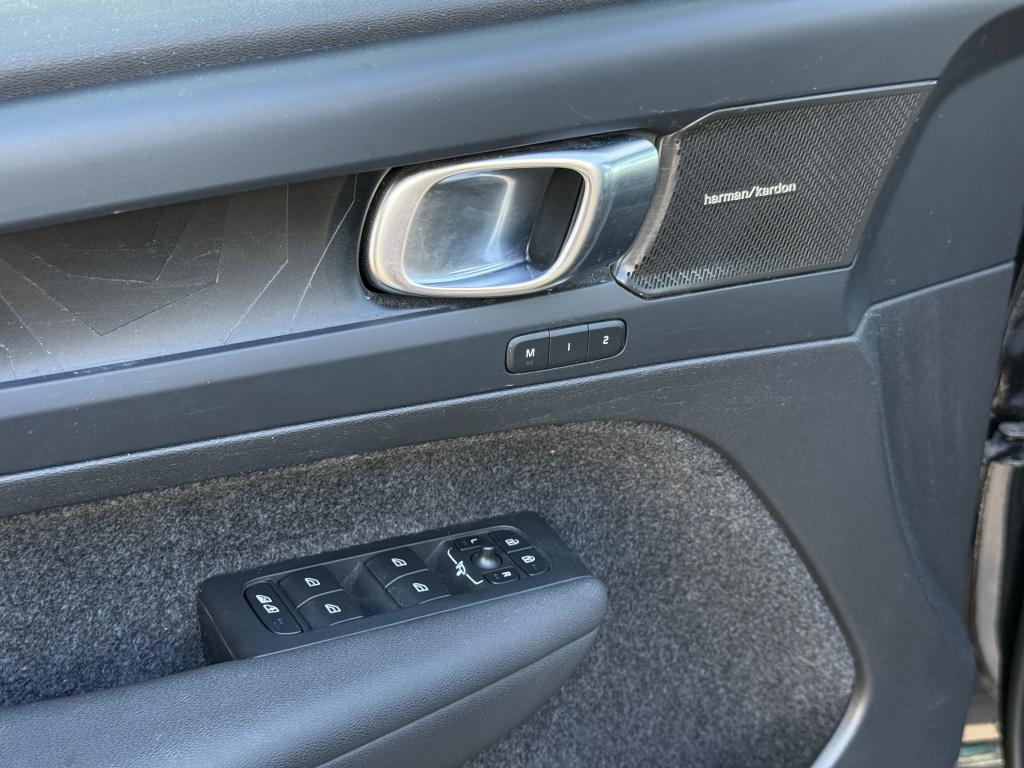 Volvo XC40 t5 262pk recharge ultimate dark| full options !! facelift