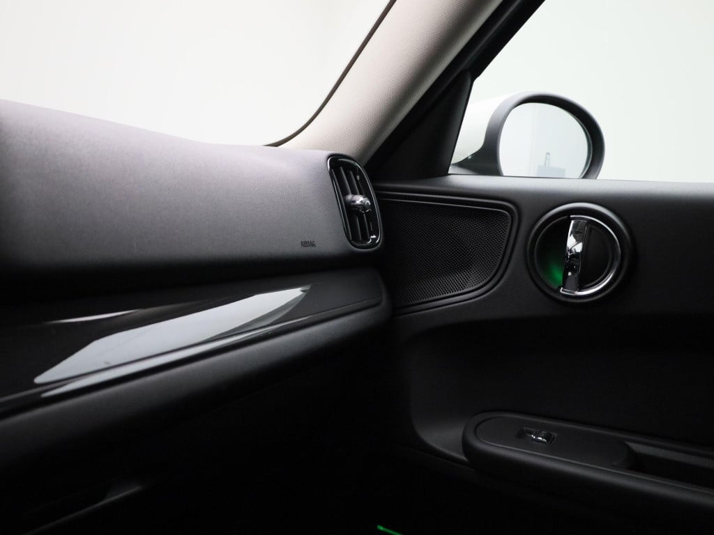 Mini Countryman 1.5 cooper business edition | automaat | lage km stand | ac