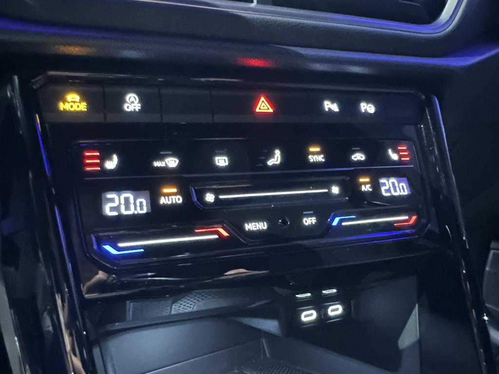 Volkswagen T-roc 1.5 tsi r-line *winterpack*keyless*achtercamera*trekhaak*