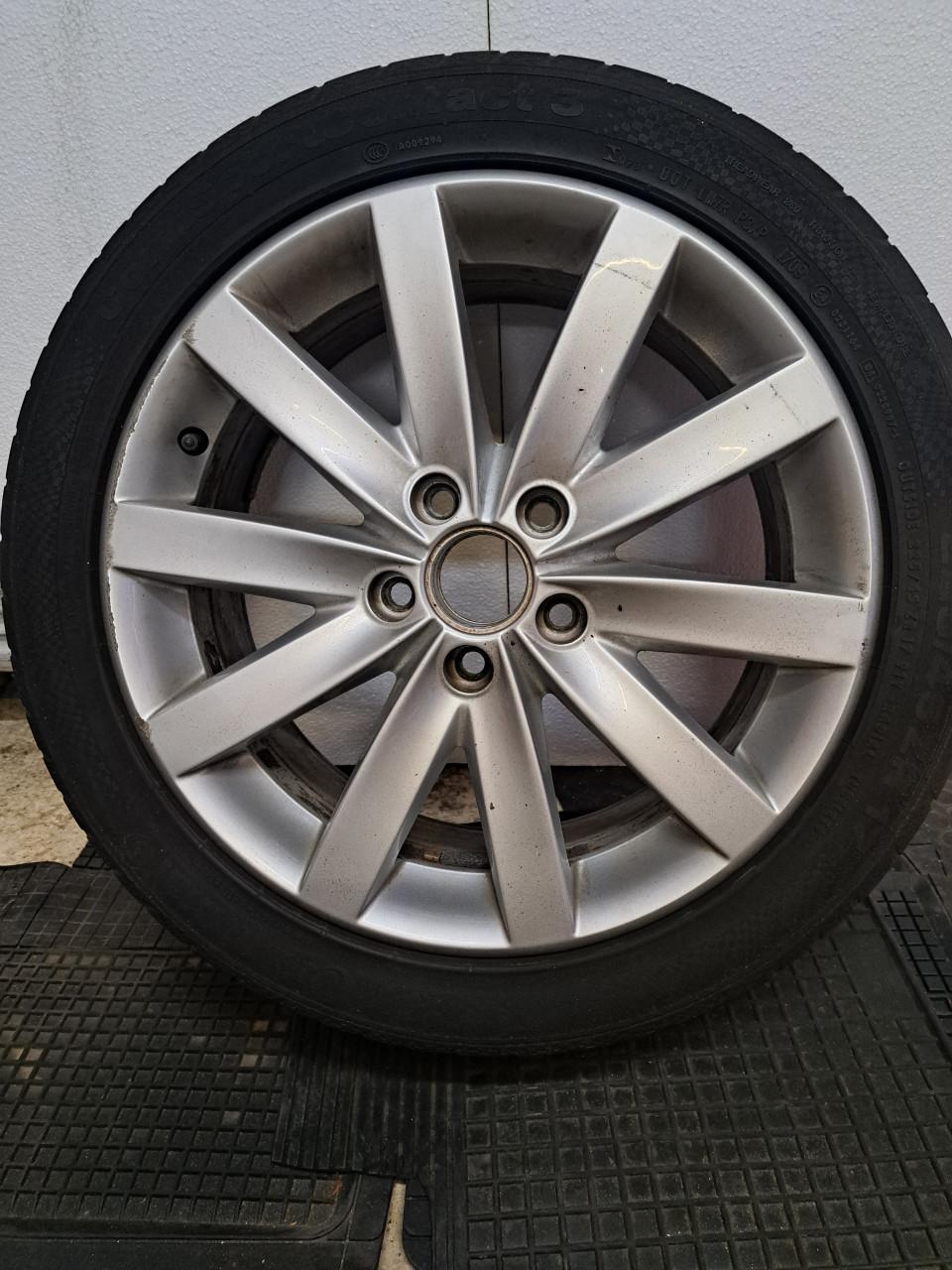VW velgen 17 inch (4 met band, 1 in doos)