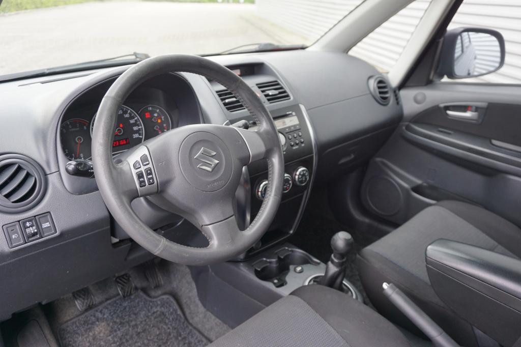 Suzuki Sx4 1.6 exclusive airco / elektr. ramen / parkeersens. / trekhaak / 