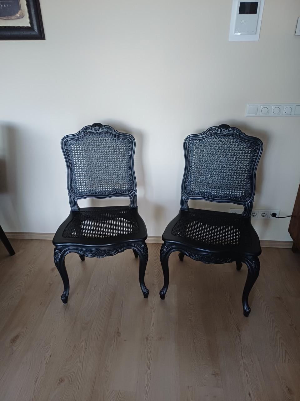 2 brocante stoelen