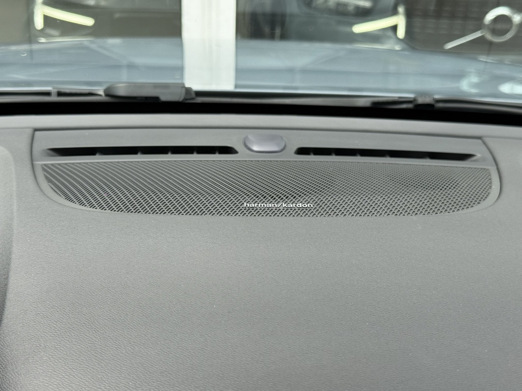 Volvo XC40 b3 163pk ultimate dark| adap.cruise| panodak| camera| elek.stoel