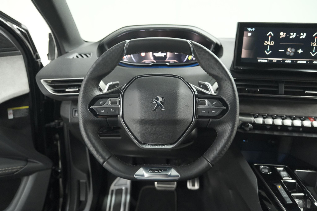 Peugeot 5008 hybrid 136 e-dcs6 gt | camera | dodehoekdetectie | navigatie |