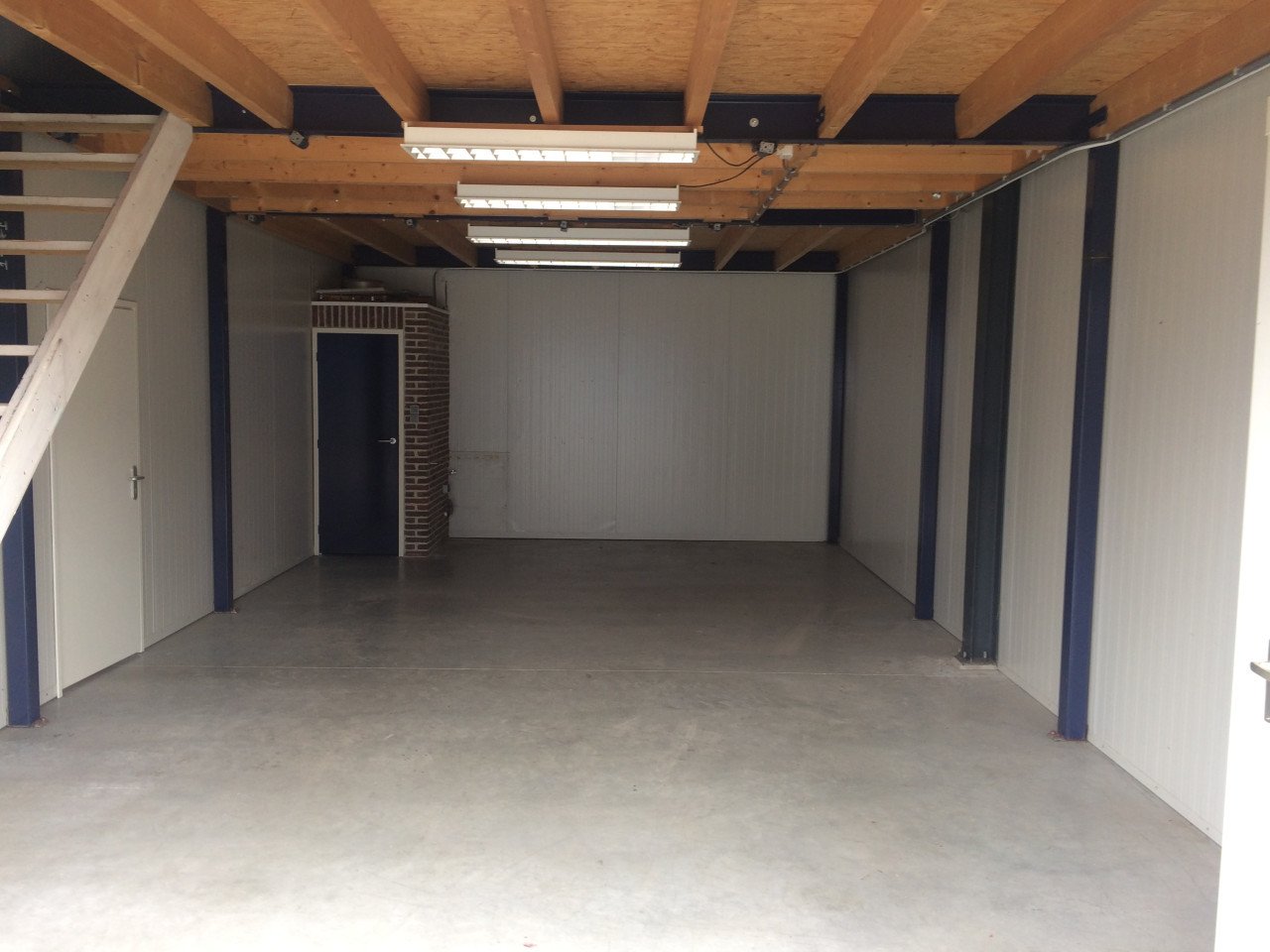 TE HUUR bedrijfsruimte / unit / loods / kantoor / opslag 100m2 voor 725 pm