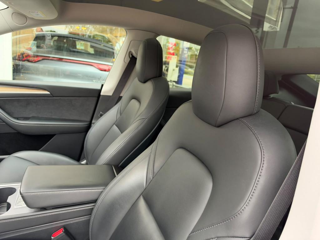 Tesla Model Y long range awd 75 kwh