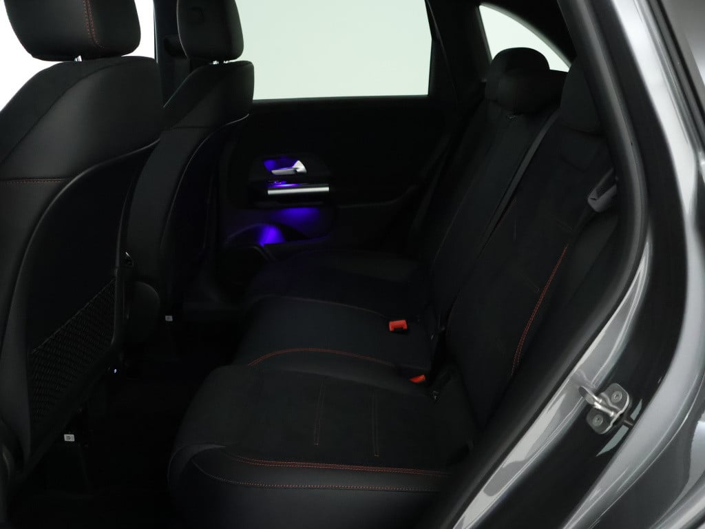 Mercedes-Benz B-Klasse 180 amg line limited edition | dodehoekassistent | p