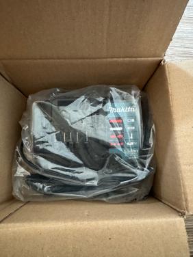 Makita accu oplader nieuw