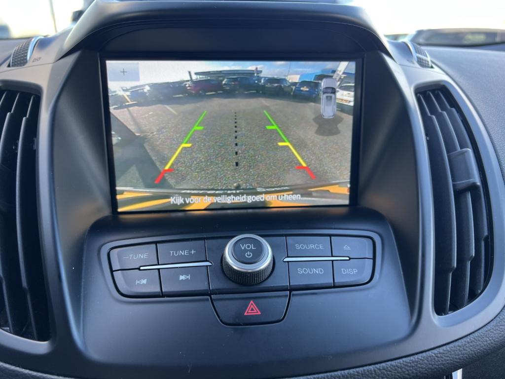 Ford Kuga 1.5 ecoboost 150pk 2wd st line , trekhaak , winterpack