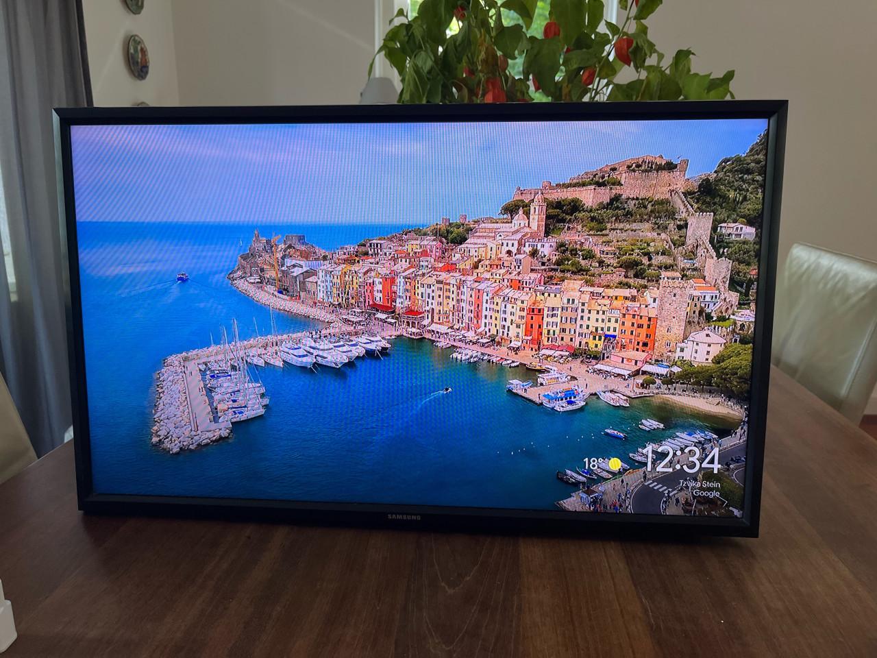 Samsung 28 inch LED TV / Monitor – T28E310EW