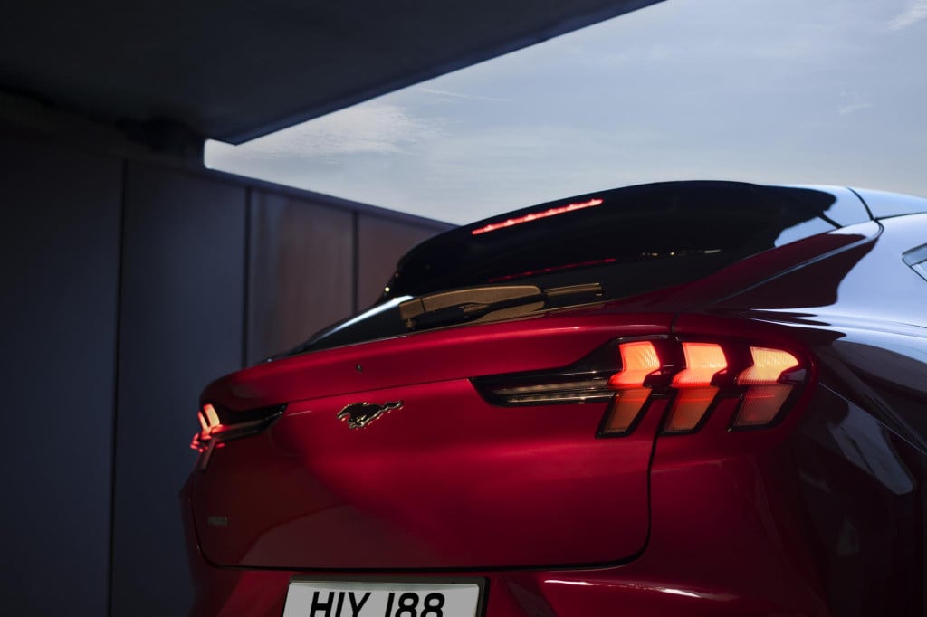 Ford Mustang Mach-e extended premium awd 98 kwh ford mustang mach-e 98kwh e