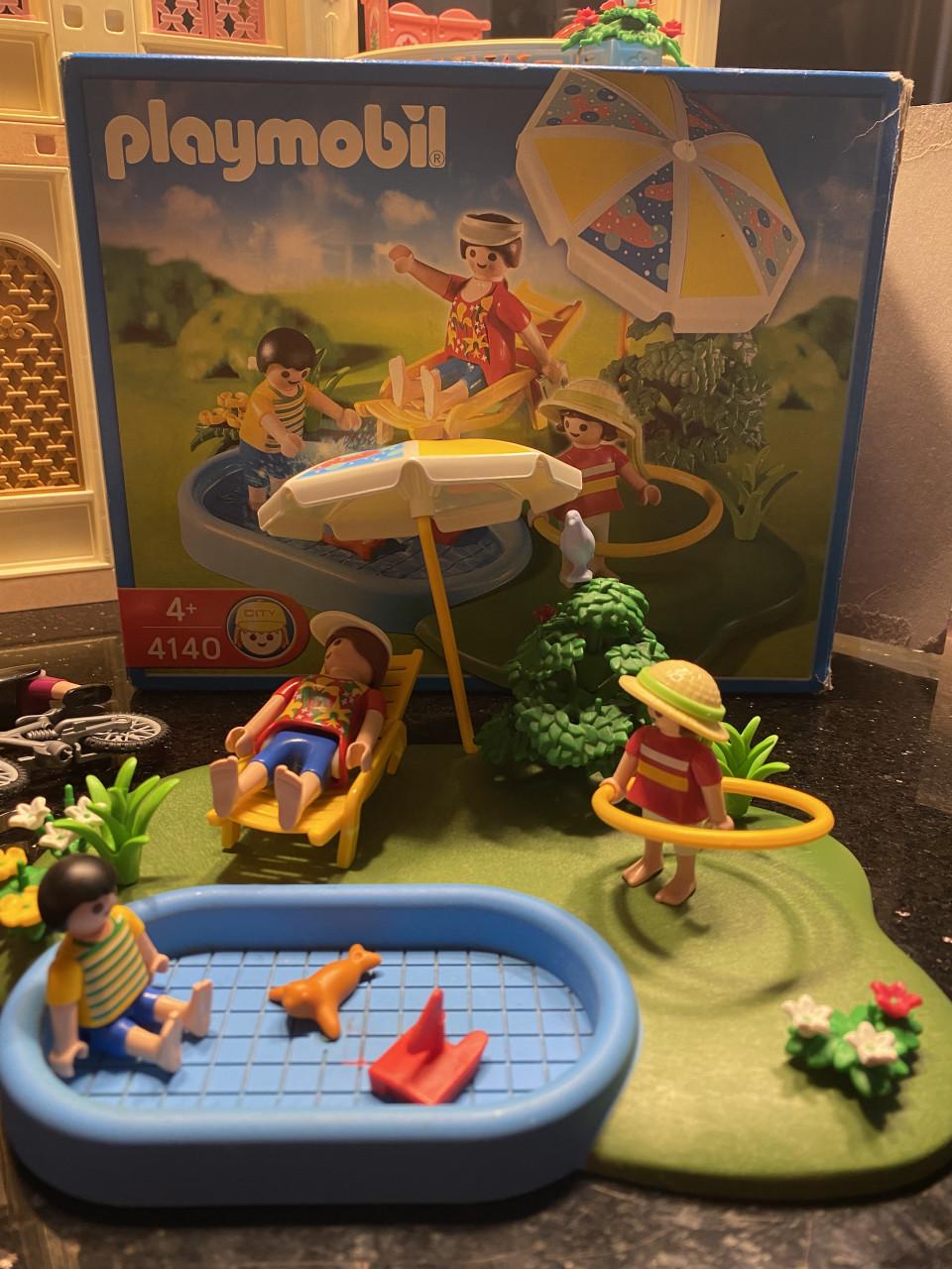 Playmobil zwembad met kinderen moeder en mountainbikesters