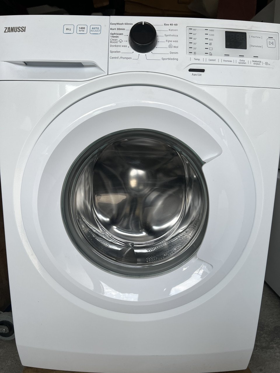 Zanussi ZWFN844TW wasmachine met 8 kg 1400 toren klasse A+++