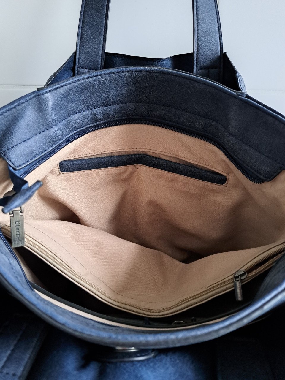 Stijlvolle donkerblauwe schoudertas met krokodillenlook